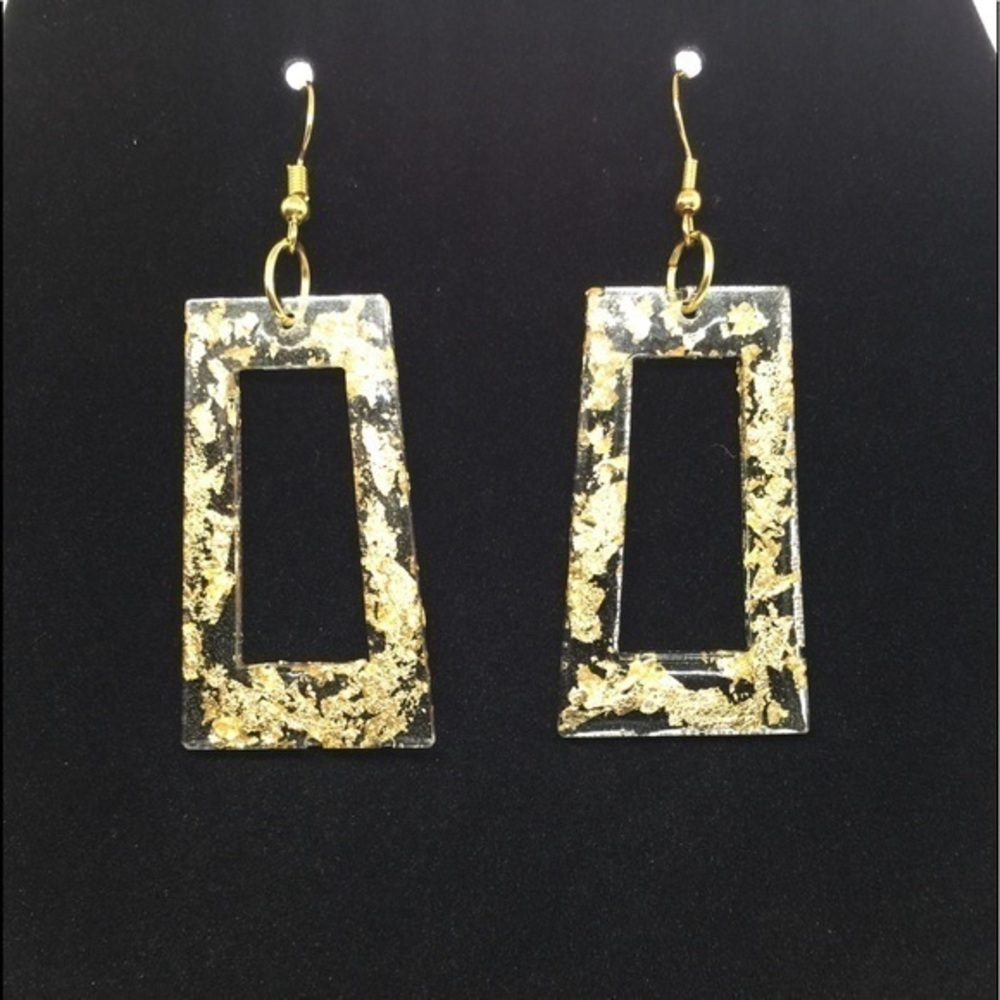 Custom made earrings 😍